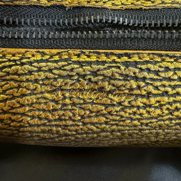 3.1 PHILLIP LIM
Gold/Black Shark Embossed
Leather Medium Pashli Satchel
Bag💛🖤 - Picture 8 of 14